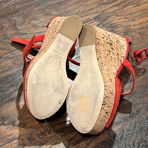 Giuseppe Zanotti: Wedge Sandal Sz: 35 - Picture 11 of 11